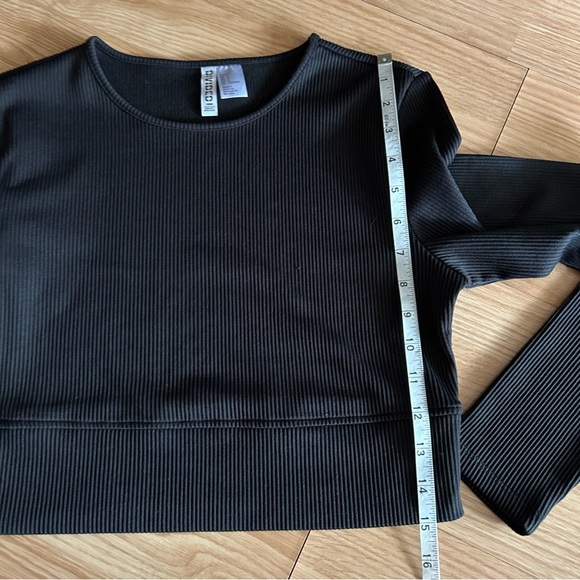H&M Divided Black Ribbed Cropped Long Sleeve Top Large - Picture 5 of 7